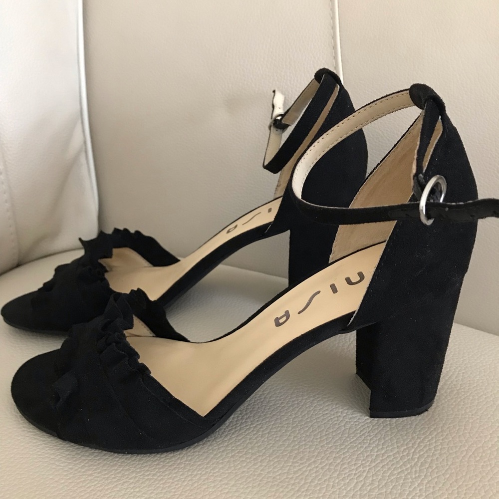 Unisa Blk Suede Sandal 9.5 Ankle Strap Block Heel